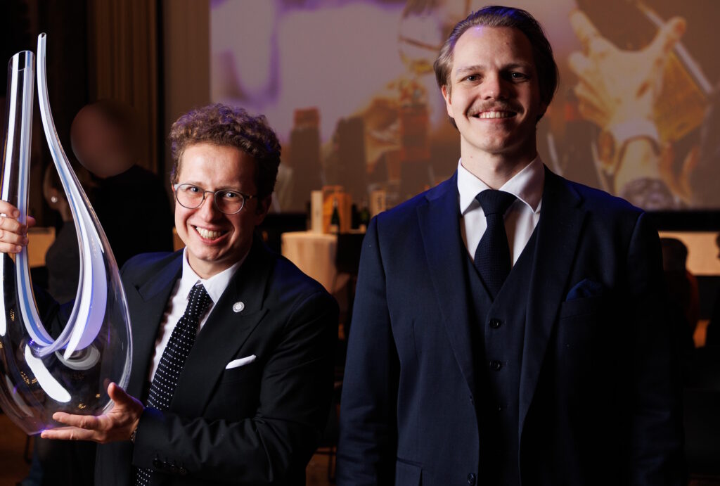 Best Sommelier of Finland voittajakaksikko Dmitrii Frolov ja Johan Lindström